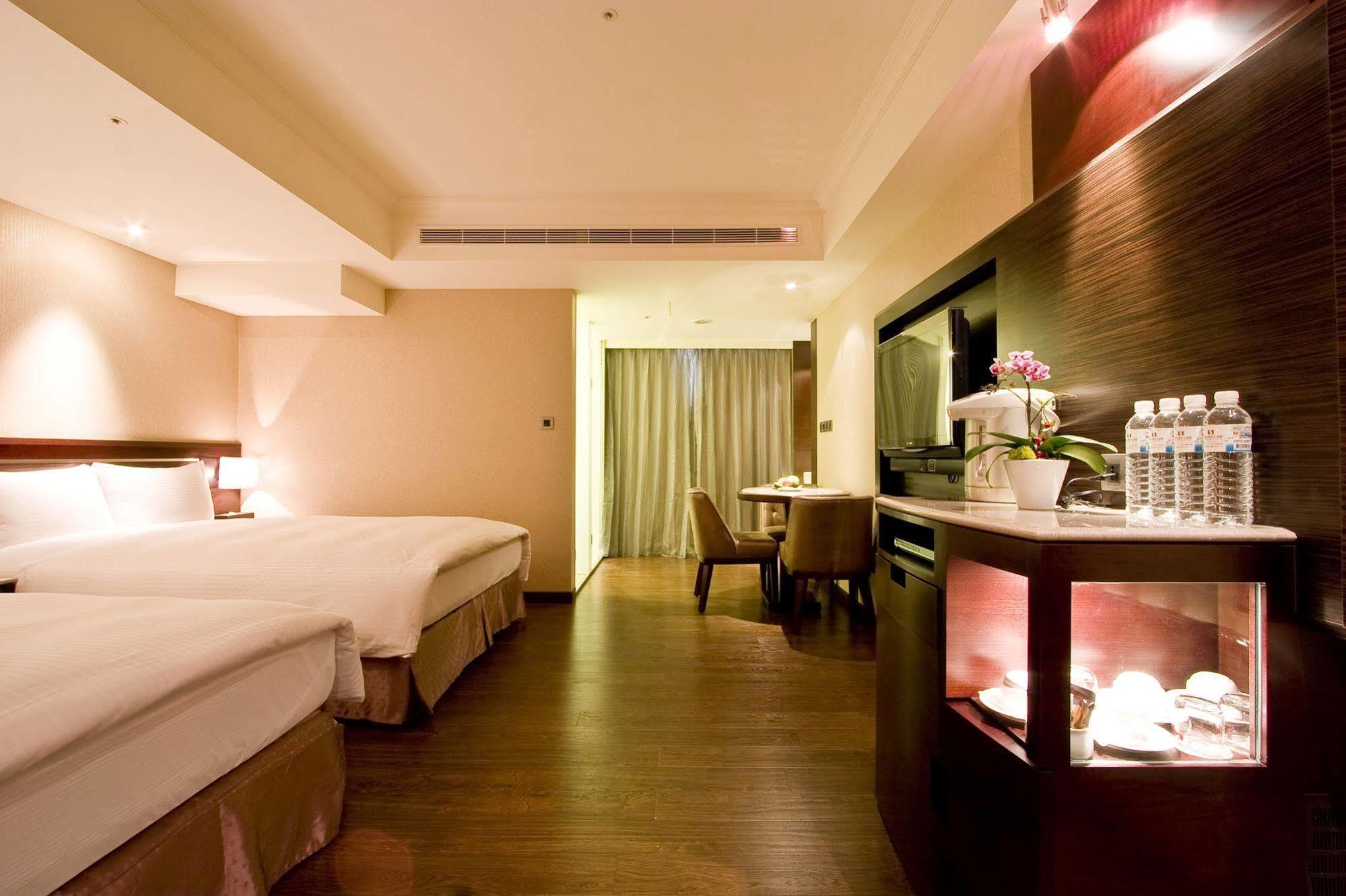 Taichung Charming City Hotel Extérieur photo